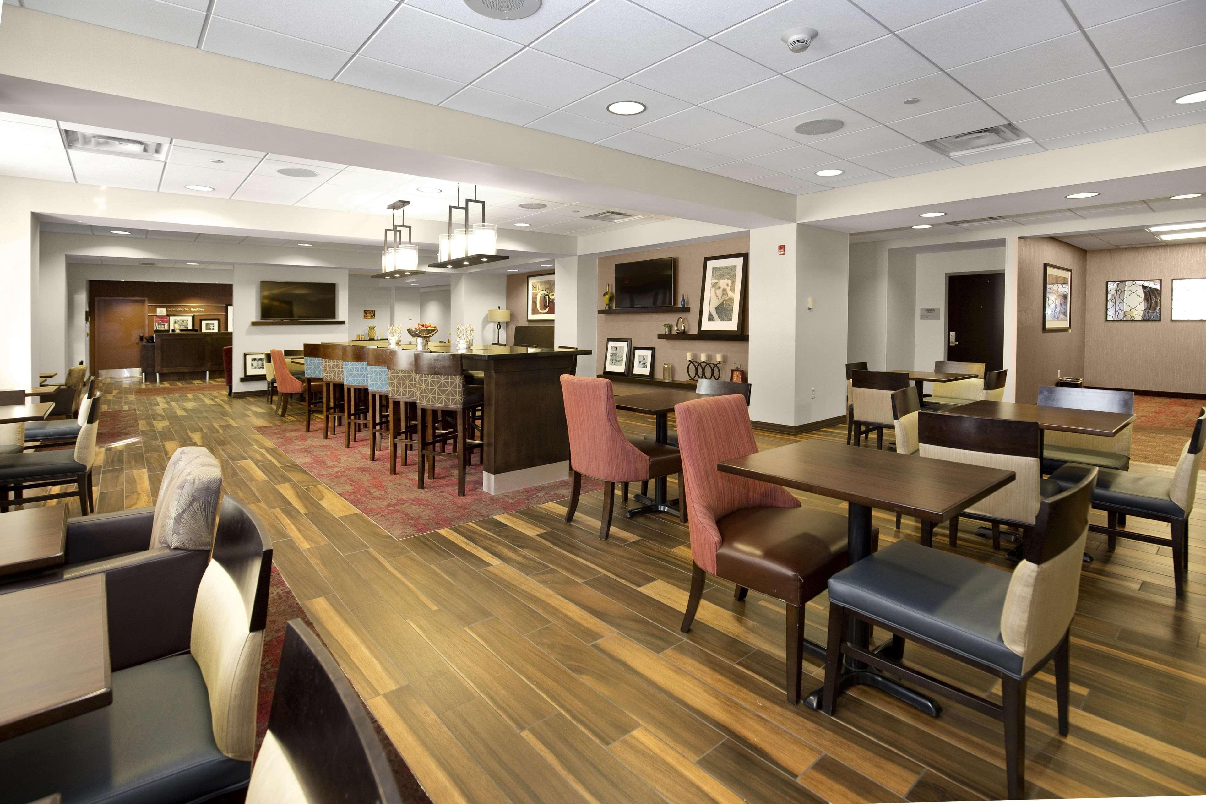 Hampton Inn Butler Eksteriør bilde
